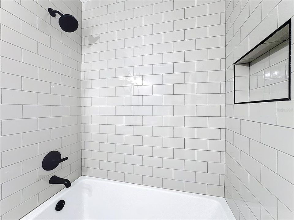 На продажу: $229,995 (2 спален, 2 ванн, 918 Квадратных фут)