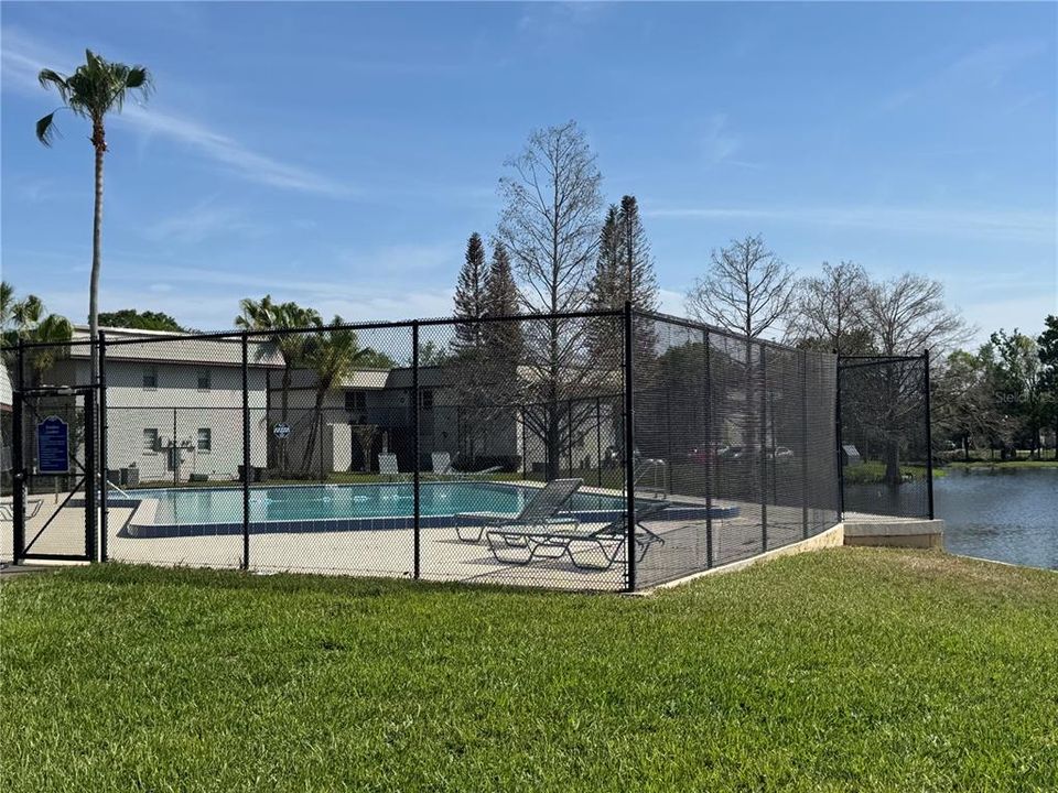 На продажу: $229,995 (2 спален, 2 ванн, 918 Квадратных фут)