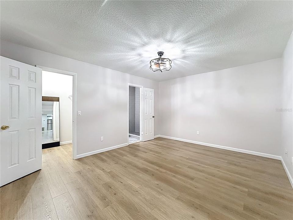 На продажу: $229,995 (2 спален, 2 ванн, 918 Квадратных фут)