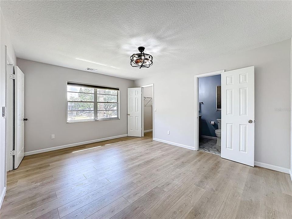 На продажу: $229,995 (2 спален, 2 ванн, 918 Квадратных фут)