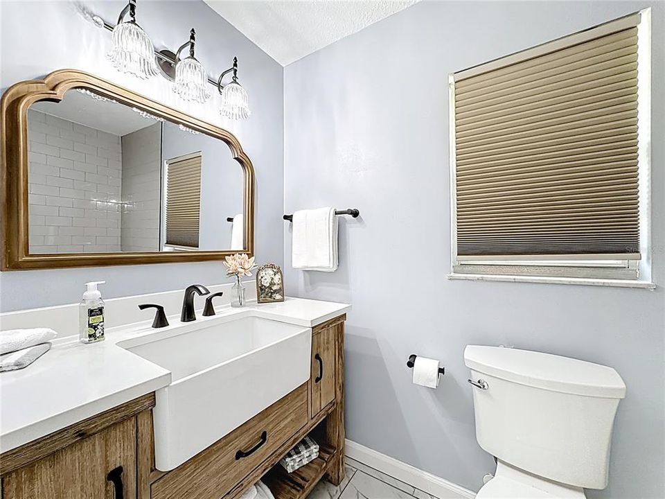 На продажу: $229,995 (2 спален, 2 ванн, 918 Квадратных фут)