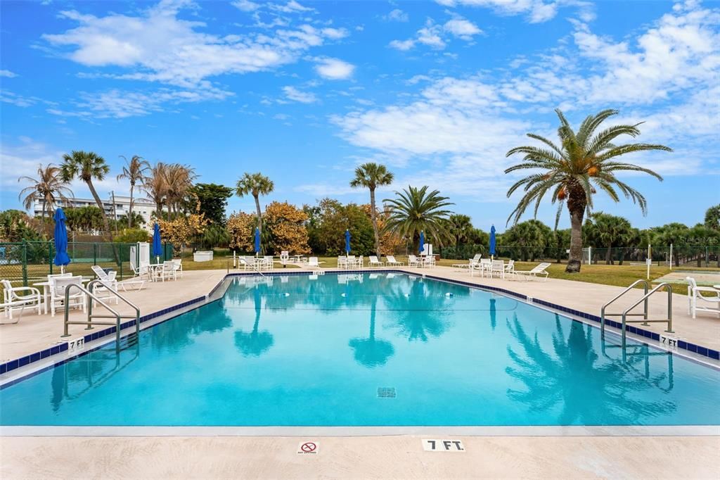 На продажу: $229,000 (1 спален, 1 ванн, 700 Квадратных фут)