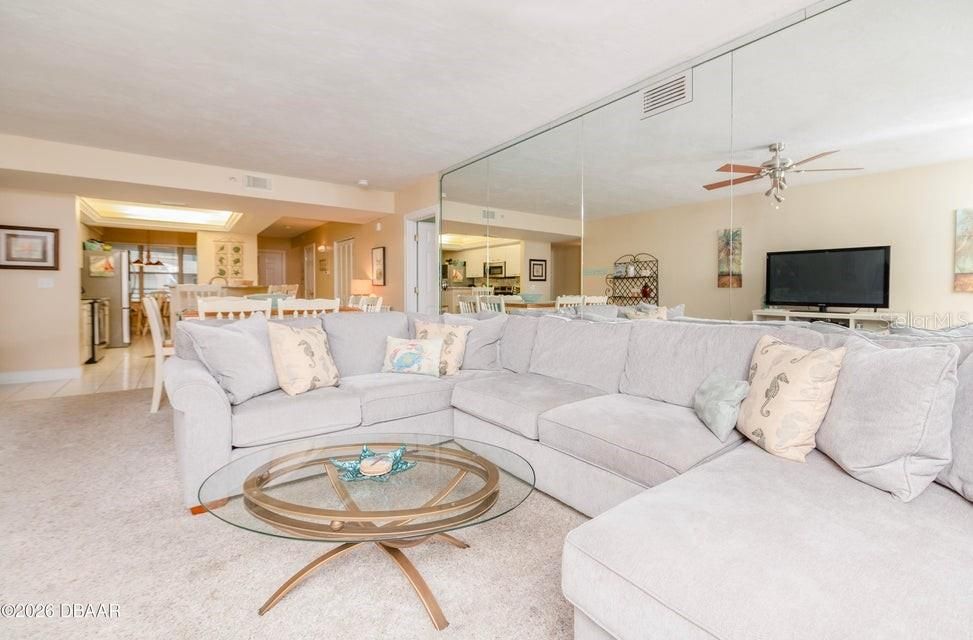 En Venta: $624,000 (3 camas, 3 baños, 2065 Pies cuadrados)