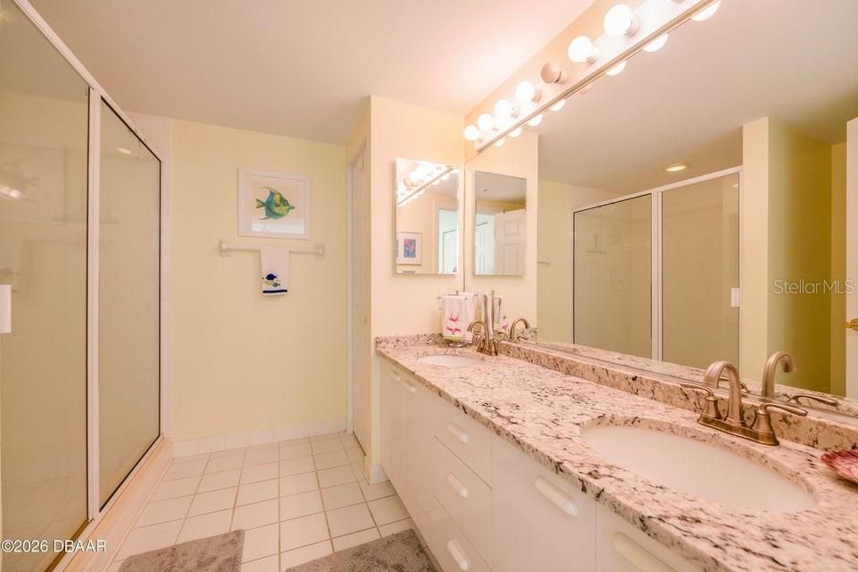En Venta: $624,000 (3 camas, 3 baños, 2065 Pies cuadrados)