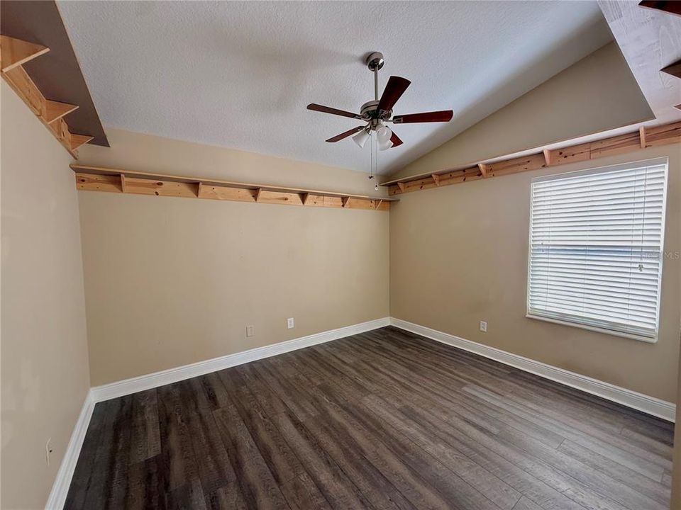 For Sale: $489,000 (4 beds, 2 baths, 3708 Square Feet)
