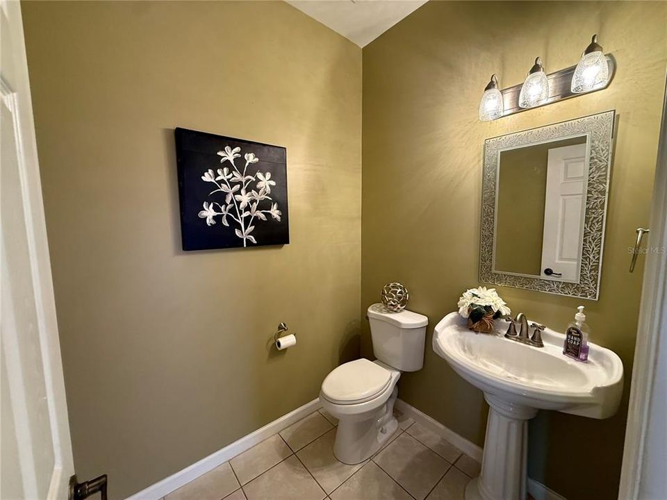 For Sale: $489,000 (4 beds, 2 baths, 3708 Square Feet)