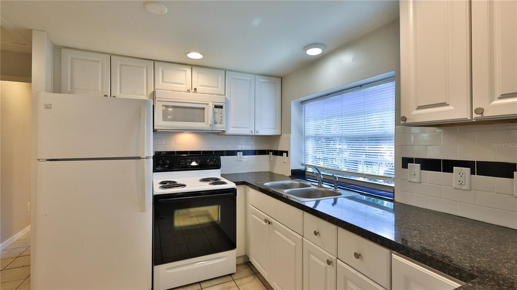 Active With Contract: $450,000 (2 beds, 2 baths, 1152 Square Feet)