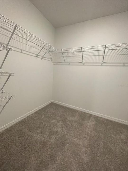 Activo con contrato: $1,700 (3 camas, 2 baños, 1264 Pies cuadrados)