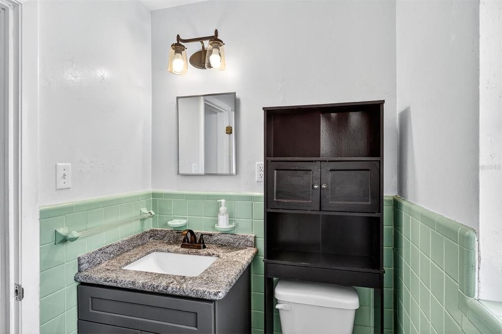 Active With Contract: $219,900 (3 beds, 1 baths, 1169 Square Feet)