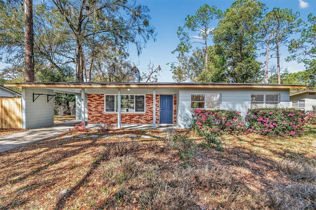 Active With Contract: $219,900 (3 beds, 1 baths, 1169 Square Feet)