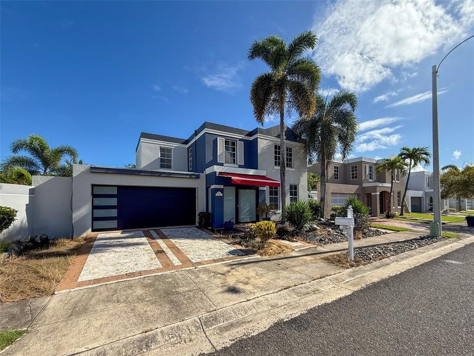 En Venta: $625,000 (4 camas, 3 baños, 2350 Pies cuadrados)