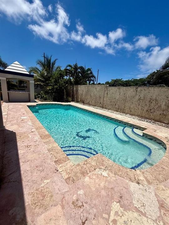 En Venta: $625,000 (4 camas, 3 baños, 2350 Pies cuadrados)