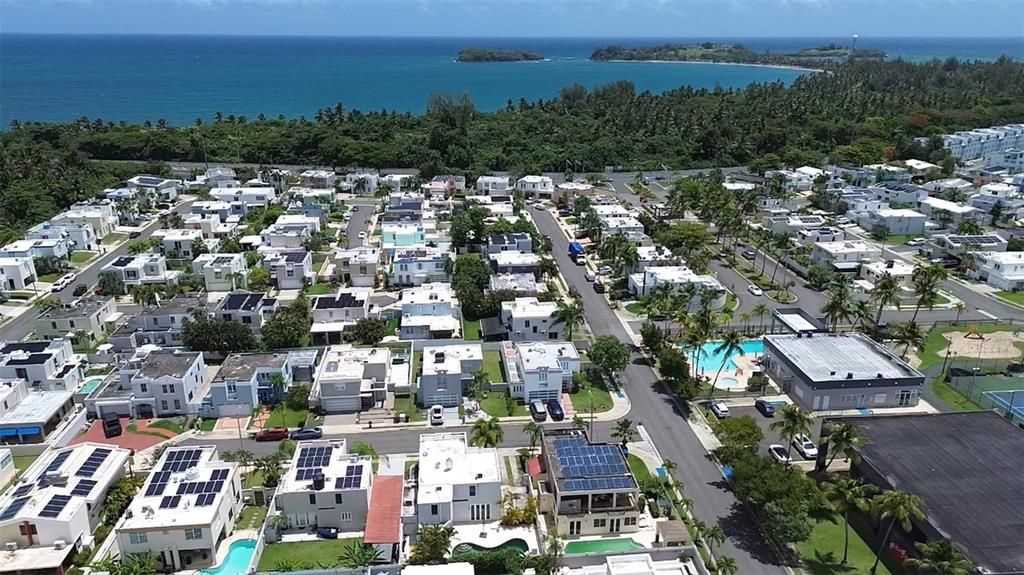 En Venta: $625,000 (4 camas, 3 baños, 2350 Pies cuadrados)