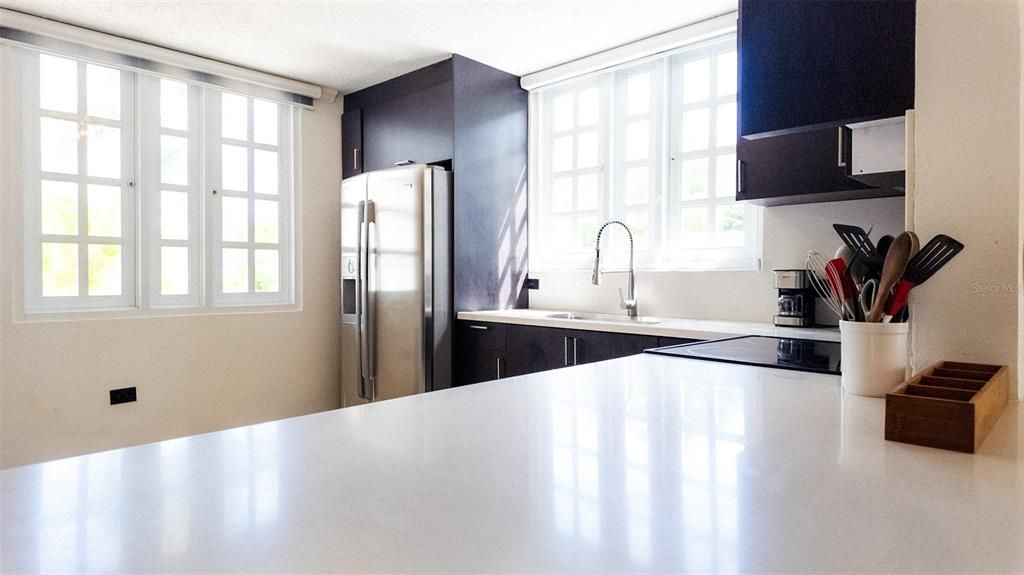 En Venta: $625,000 (4 camas, 3 baños, 2350 Pies cuadrados)