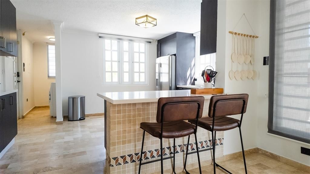 En Venta: $625,000 (4 camas, 3 baños, 2350 Pies cuadrados)