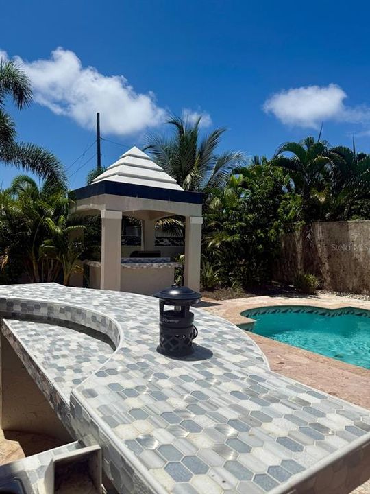 En Venta: $625,000 (4 camas, 3 baños, 2350 Pies cuadrados)