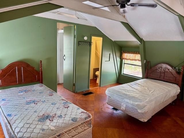 На продажу: $229,000 (2 спален, 2 ванн, 1068 Квадратных фут)