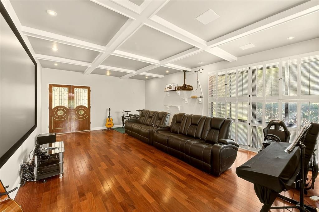 Activo con contrato: $1,390,000 (6 camas, 6 baños, 4922 Pies cuadrados)