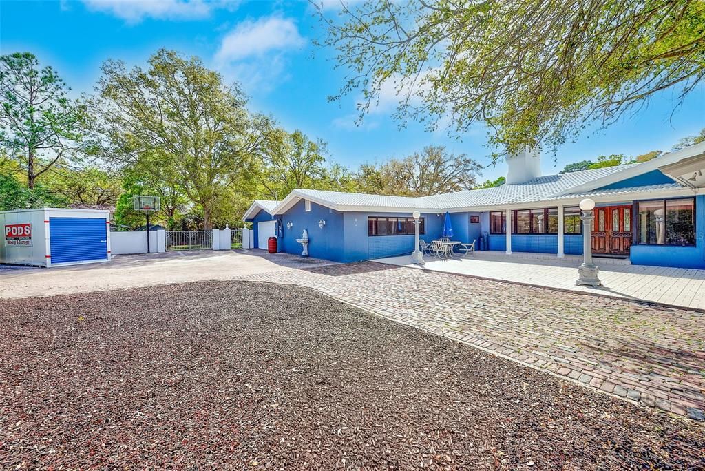 Activo con contrato: $1,390,000 (6 camas, 6 baños, 4922 Pies cuadrados)