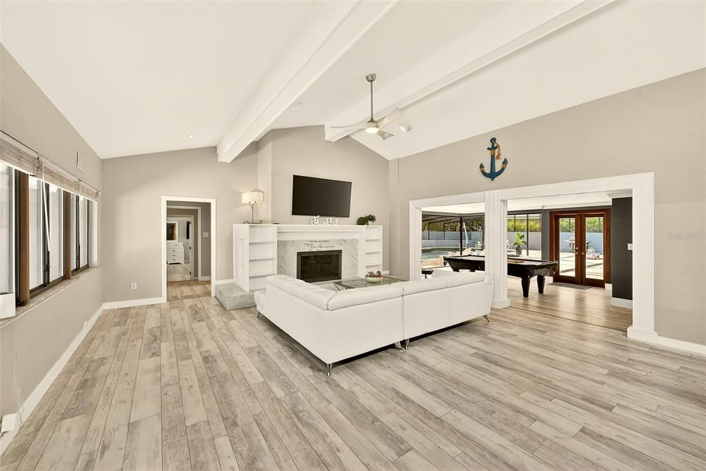 Activo con contrato: $1,390,000 (6 camas, 6 baños, 4922 Pies cuadrados)