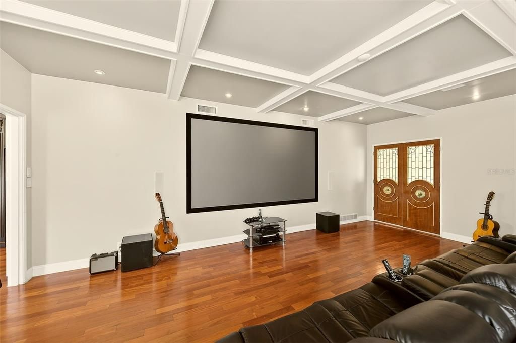 Activo con contrato: $1,390,000 (6 camas, 6 baños, 4922 Pies cuadrados)