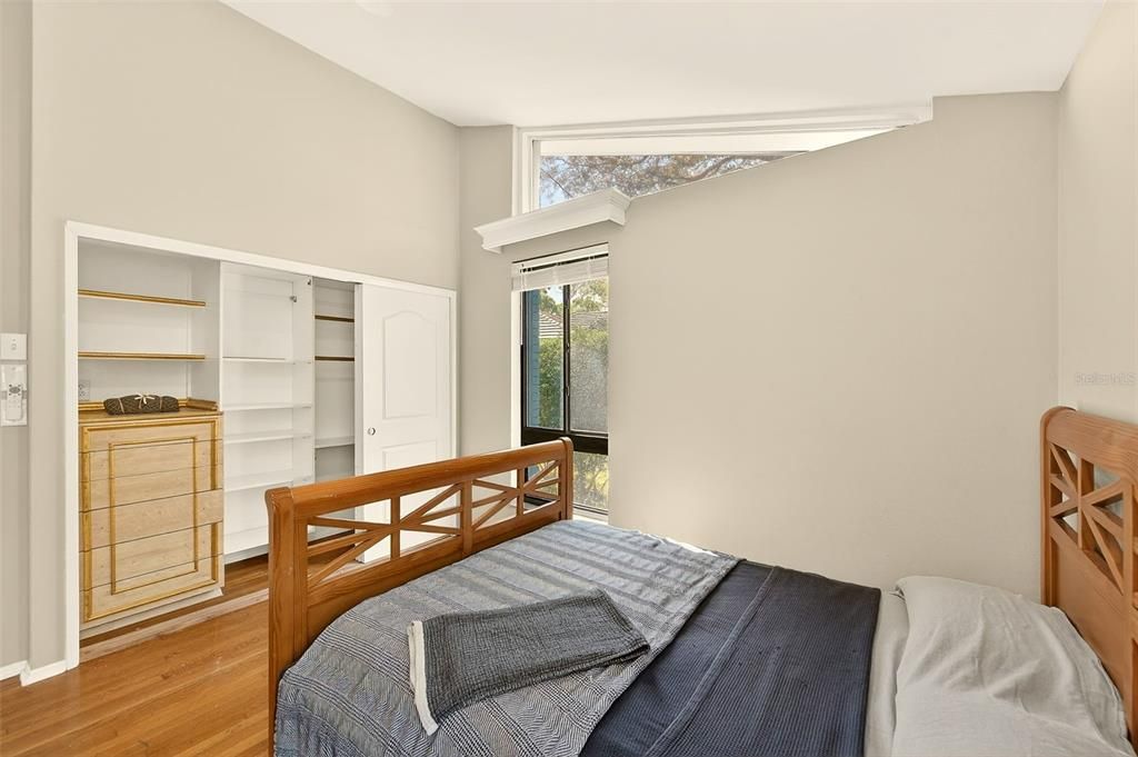 Activo con contrato: $1,390,000 (6 camas, 6 baños, 4922 Pies cuadrados)
