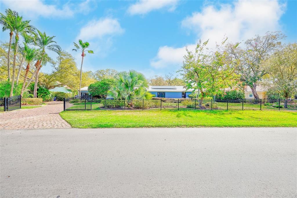 Activo con contrato: $1,390,000 (6 camas, 6 baños, 4922 Pies cuadrados)