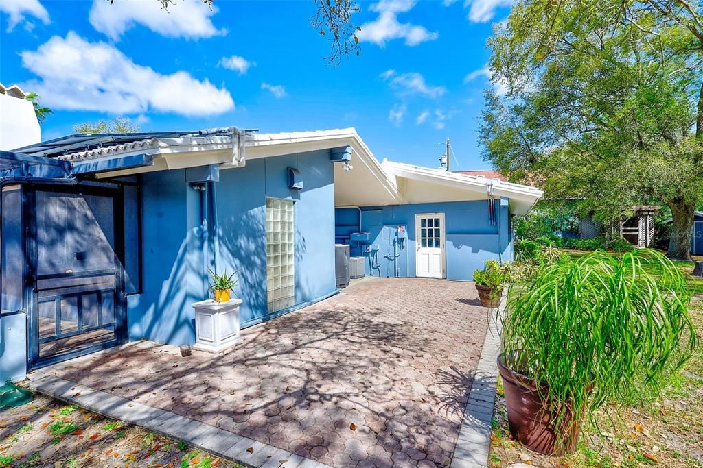 Activo con contrato: $1,390,000 (6 camas, 6 baños, 4922 Pies cuadrados)