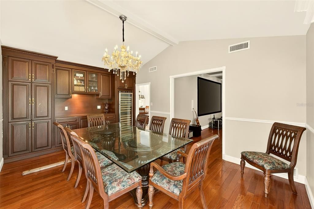 Activo con contrato: $1,390,000 (6 camas, 6 baños, 4922 Pies cuadrados)