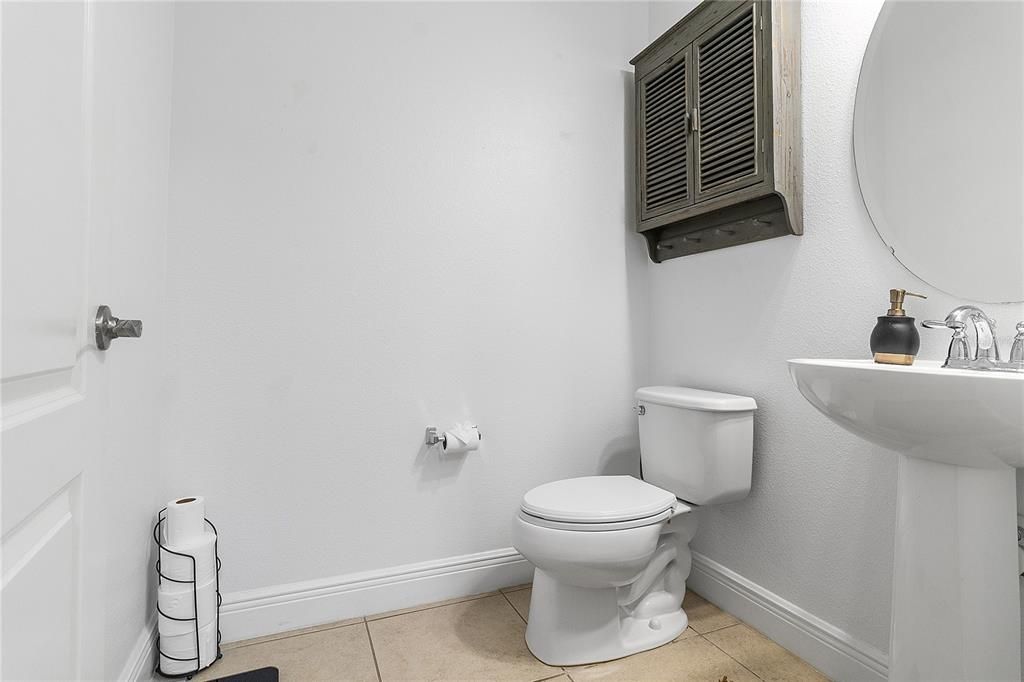 En Venta: $399,000 (4 camas, 3 baños, 2168 Pies cuadrados)