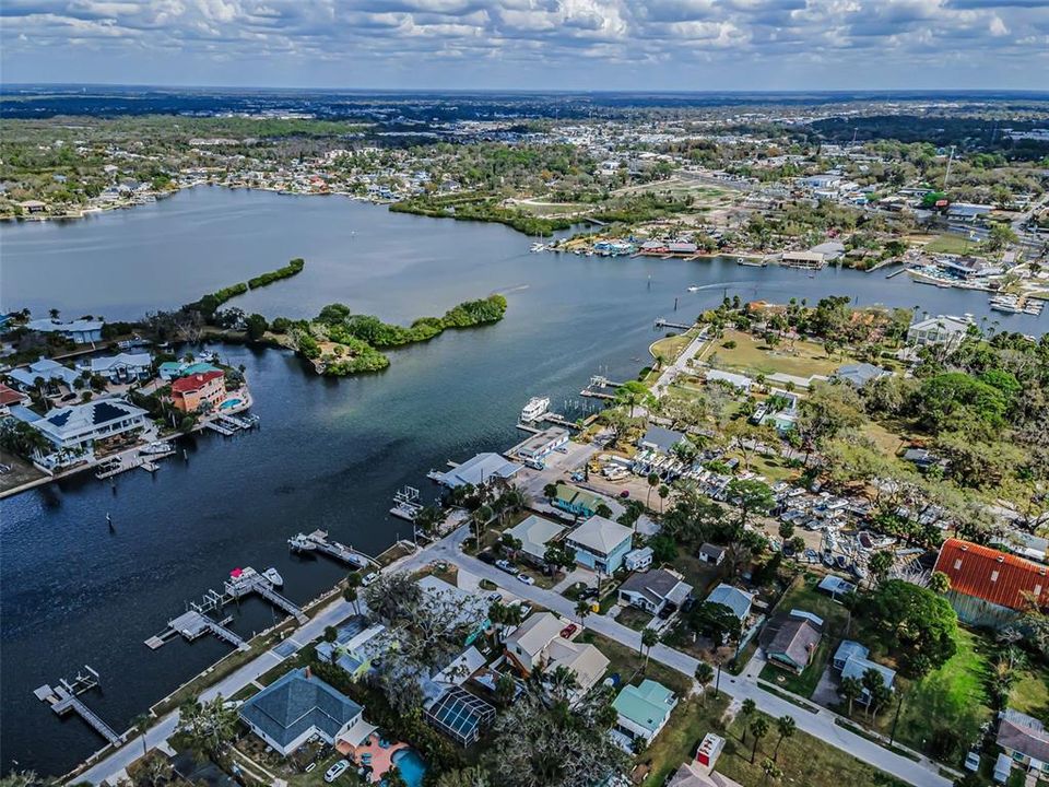 En Venta: $1,099,000 (5 camas, 6 baños, 3505 Pies cuadrados)