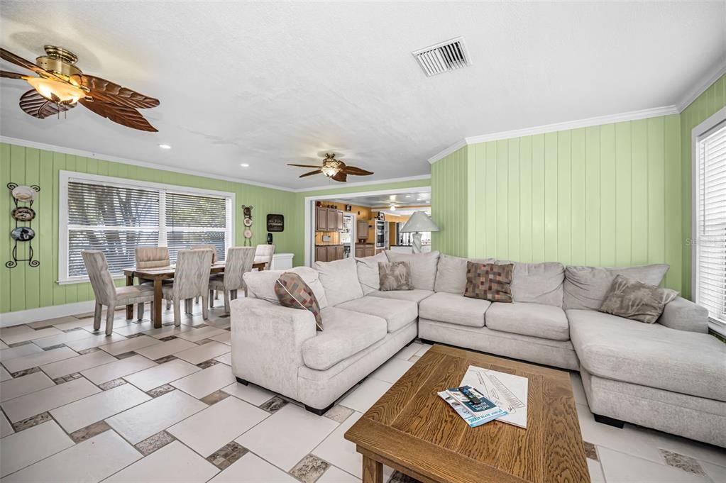 En Venta: $1,099,000 (5 camas, 6 baños, 3505 Pies cuadrados)