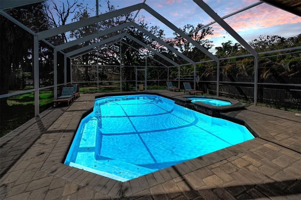 En Venta: $1,099,000 (5 camas, 6 baños, 3505 Pies cuadrados)