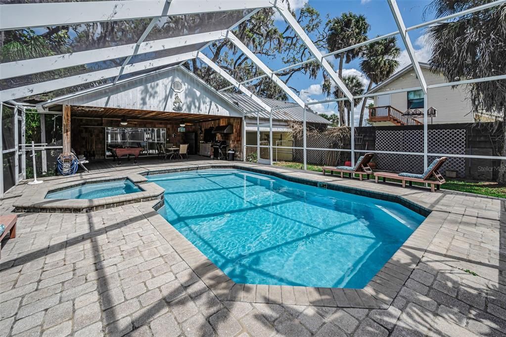 En Venta: $1,099,000 (5 camas, 6 baños, 3505 Pies cuadrados)