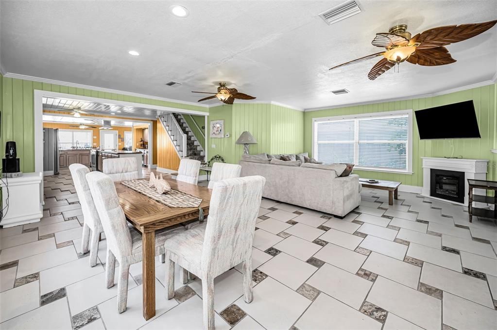 En Venta: $1,099,000 (5 camas, 6 baños, 3505 Pies cuadrados)