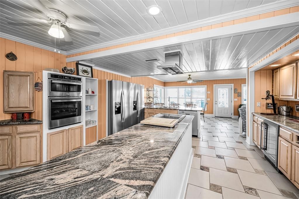 En Venta: $1,099,000 (5 camas, 6 baños, 3505 Pies cuadrados)
