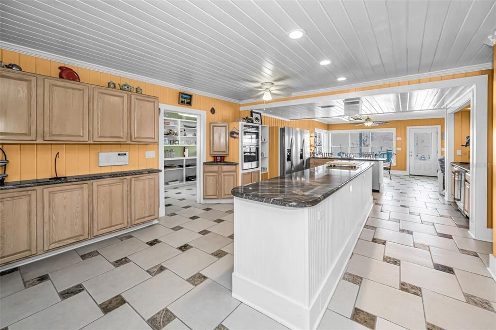 En Venta: $1,099,000 (5 camas, 6 baños, 3505 Pies cuadrados)