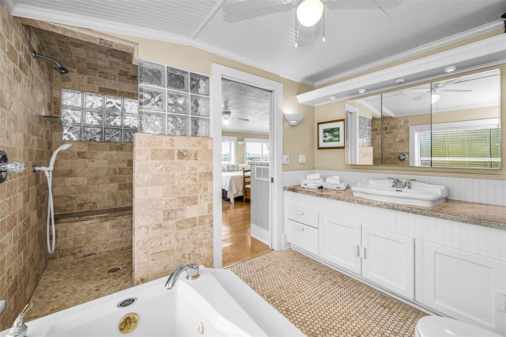 En Venta: $1,099,000 (5 camas, 6 baños, 3505 Pies cuadrados)