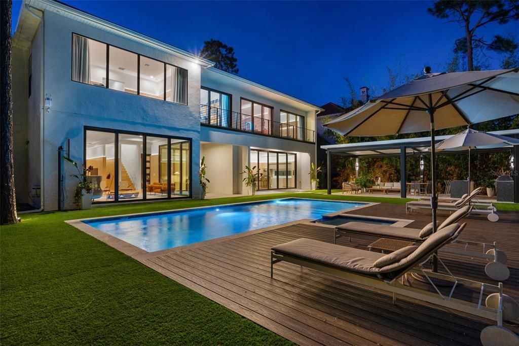 Activo con contrato: $3,249,000 (5 camas, 5 baños, 5111 Pies cuadrados)
