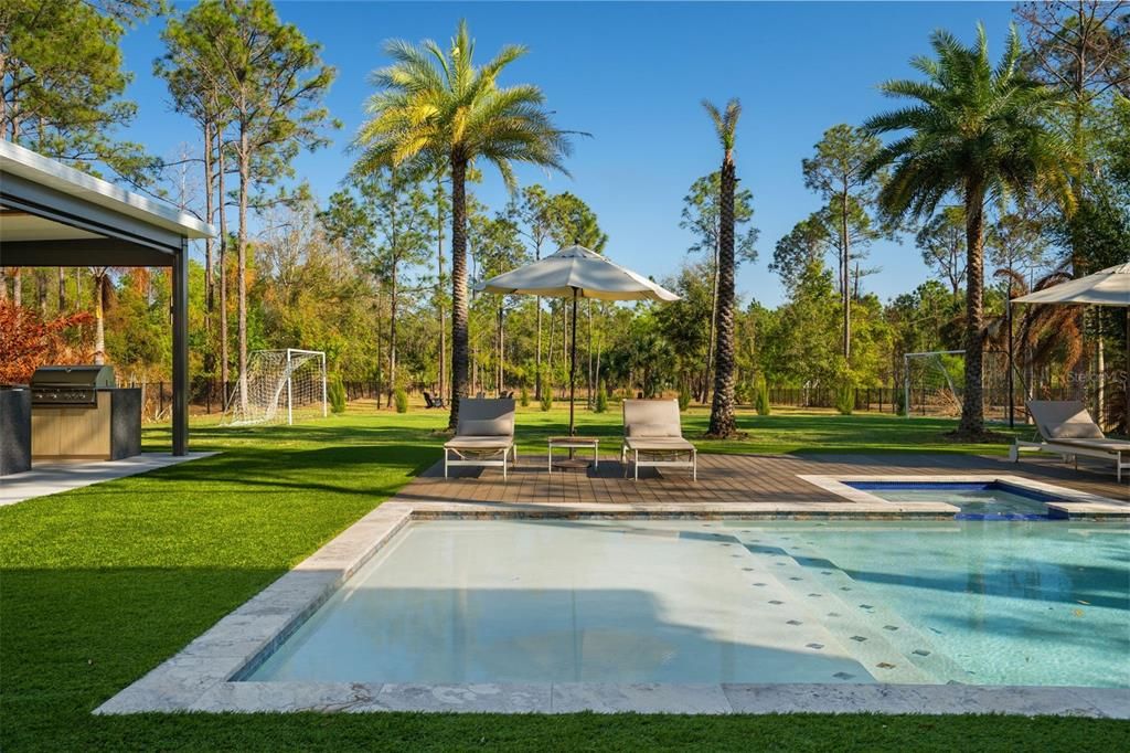 Activo con contrato: $3,249,000 (5 camas, 5 baños, 5111 Pies cuadrados)