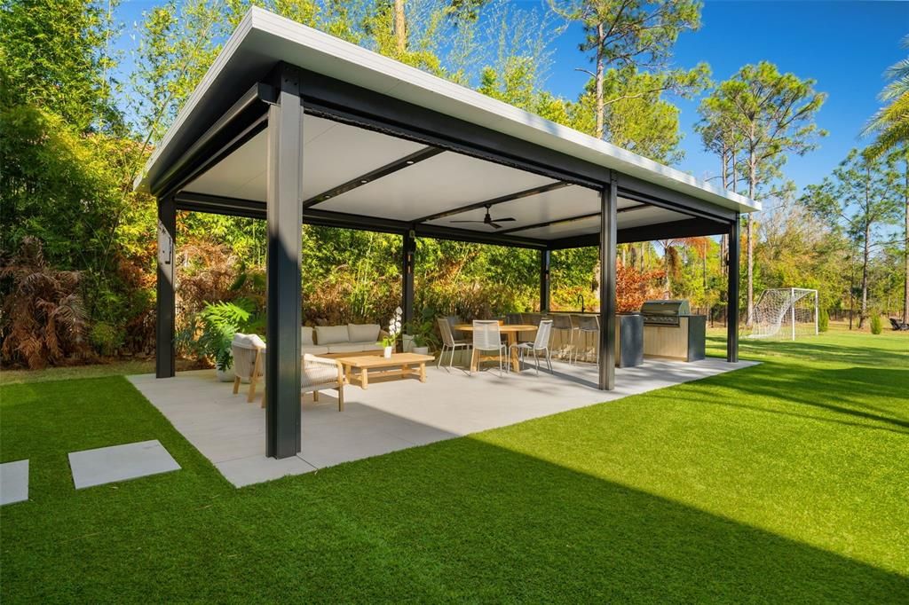 Activo con contrato: $3,249,000 (5 camas, 5 baños, 5111 Pies cuadrados)