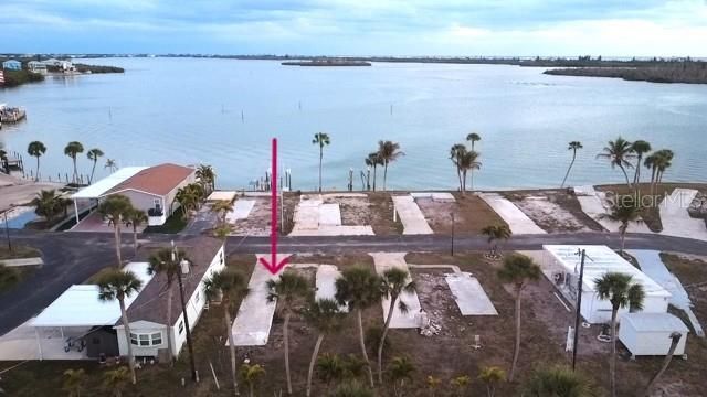 На продажу: $99,000 (0.08 acres)