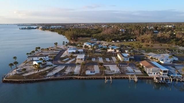 На продажу: $99,000 (0.08 acres)