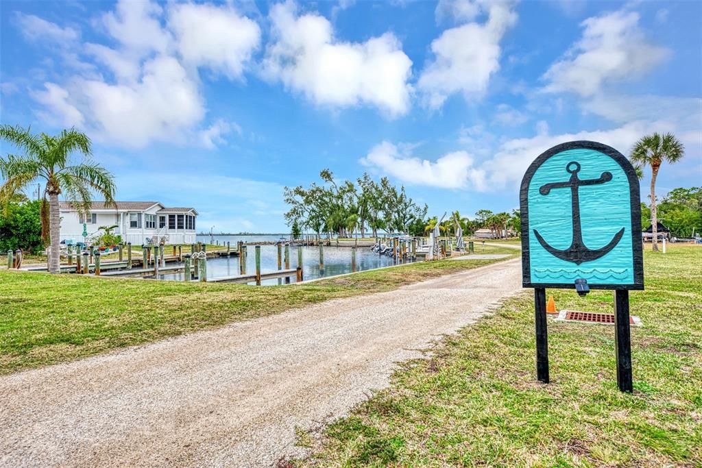 На продажу: $99,000 (0.08 acres)