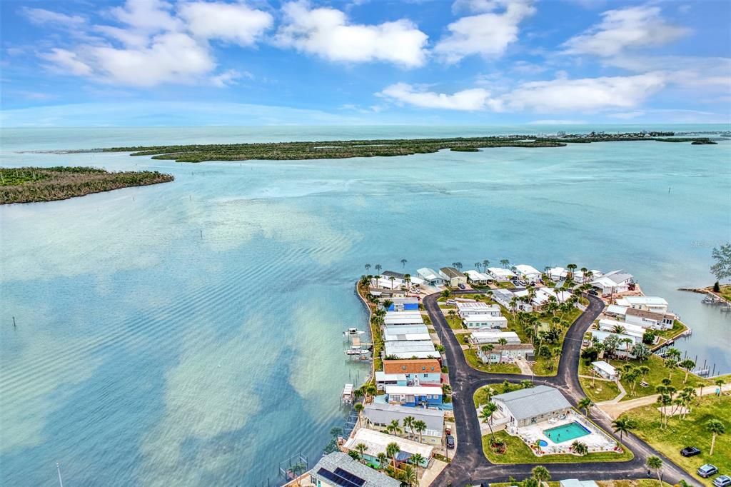 На продажу: $99,000 (0.08 acres)