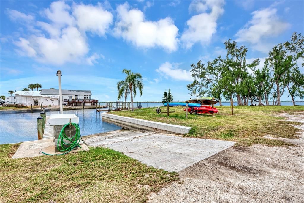 На продажу: $99,000 (0.08 acres)