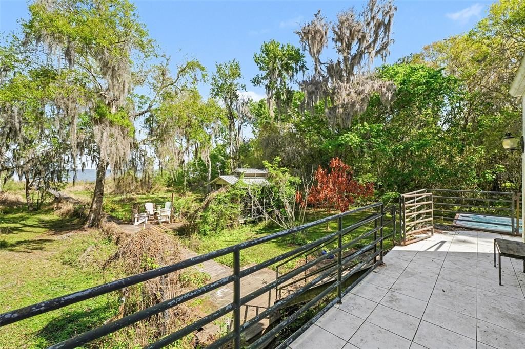 For Sale: $489,500 (2 beds, 2 baths, 1038 Square Feet)