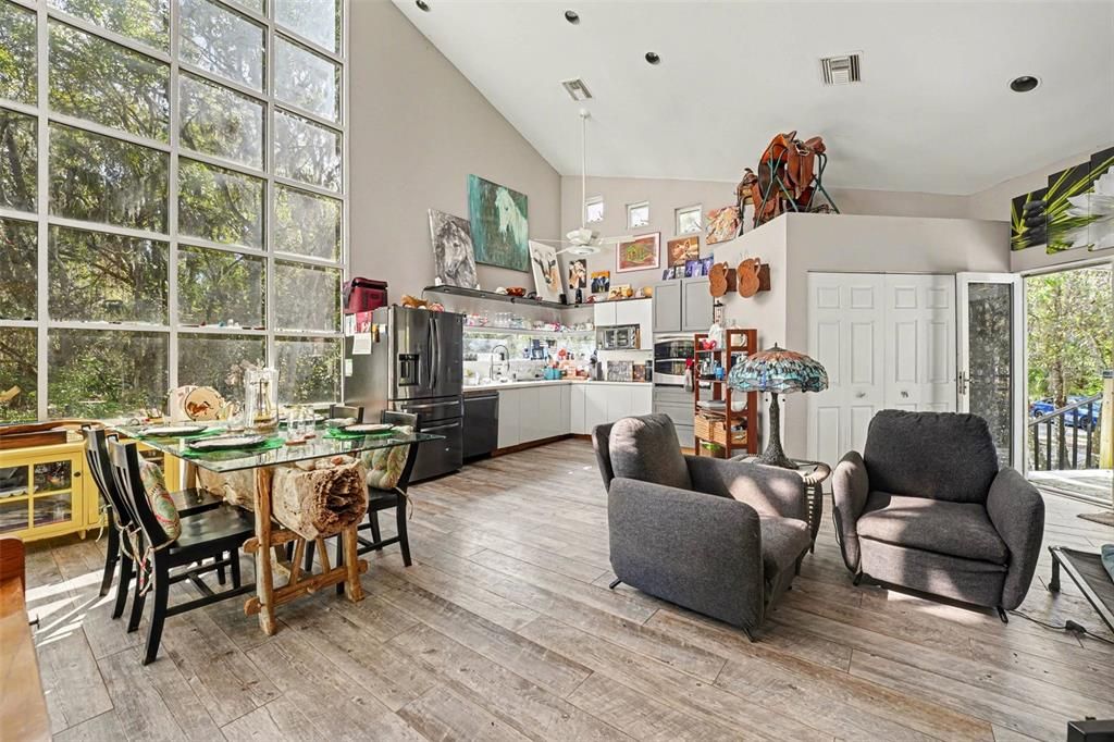 For Sale: $489,500 (2 beds, 2 baths, 1038 Square Feet)