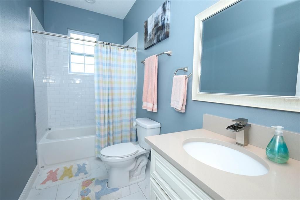 Activo con contrato: $479,900 (4 camas, 3 baños, 2294 Pies cuadrados)