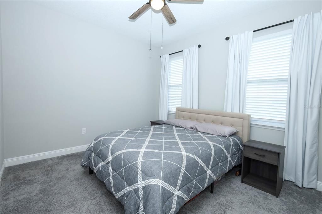 Activo con contrato: $479,900 (4 camas, 3 baños, 2294 Pies cuadrados)